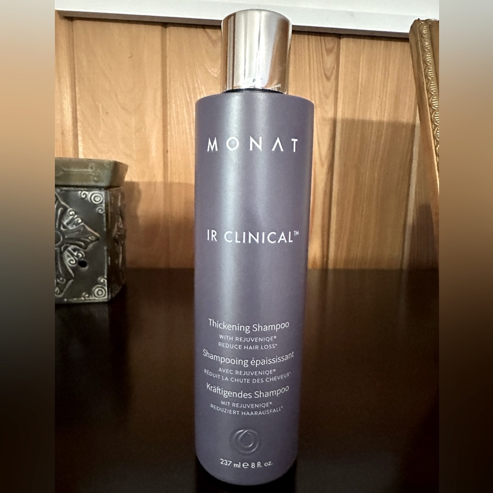 Monat IR CLINICAL SHAMPOO